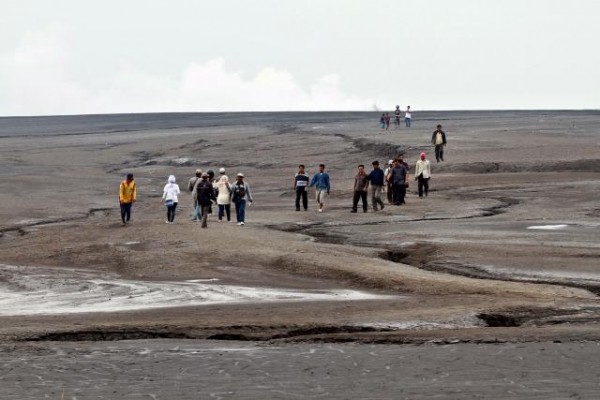  REPORTASE MUDIK LEBARAN: Area Lumpur Lapindo Jadi Area Wisata